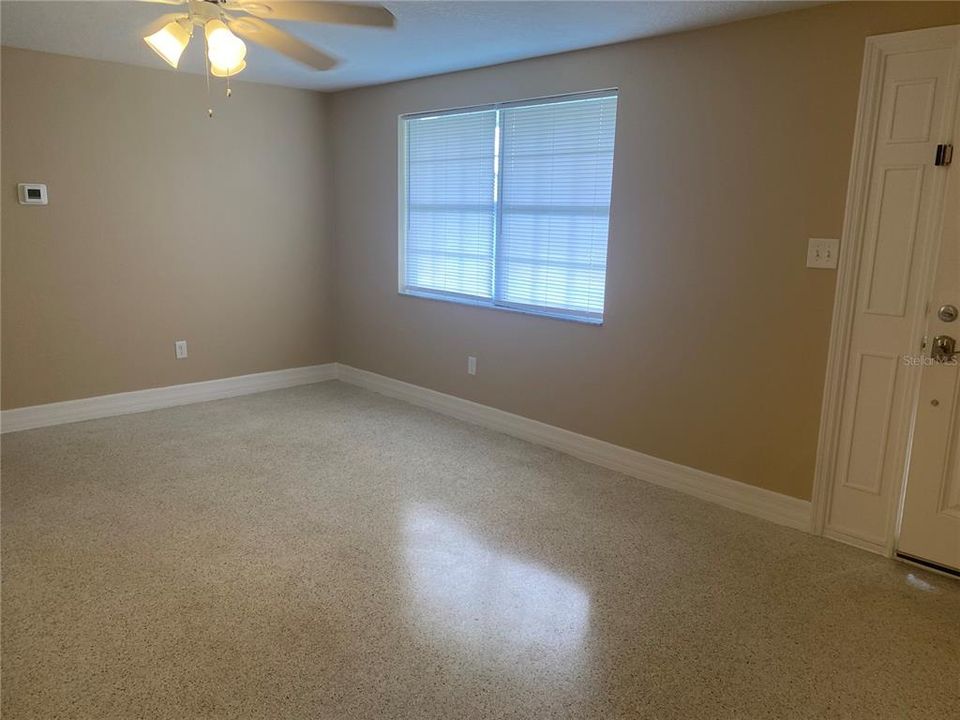 For Sale: $249,999 (2 beds, 1 baths, 816 Square Feet)