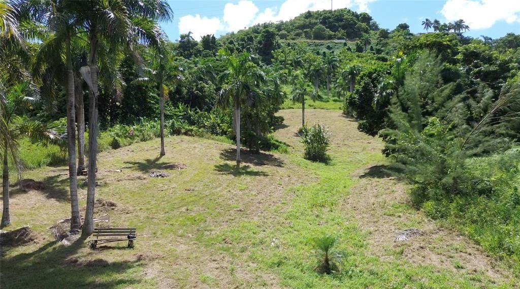 En Venta: $300,000 (2.50 acres)