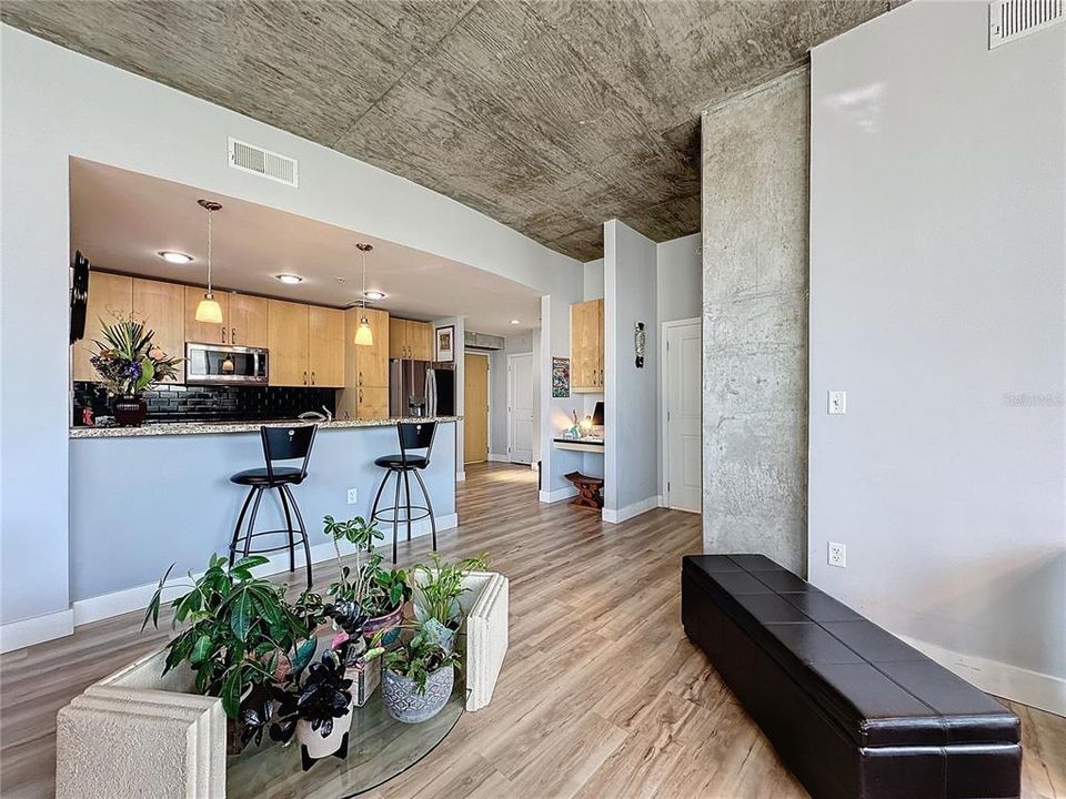 For Sale: $424,900 (2 beds, 2 baths, 1261 Square Feet)