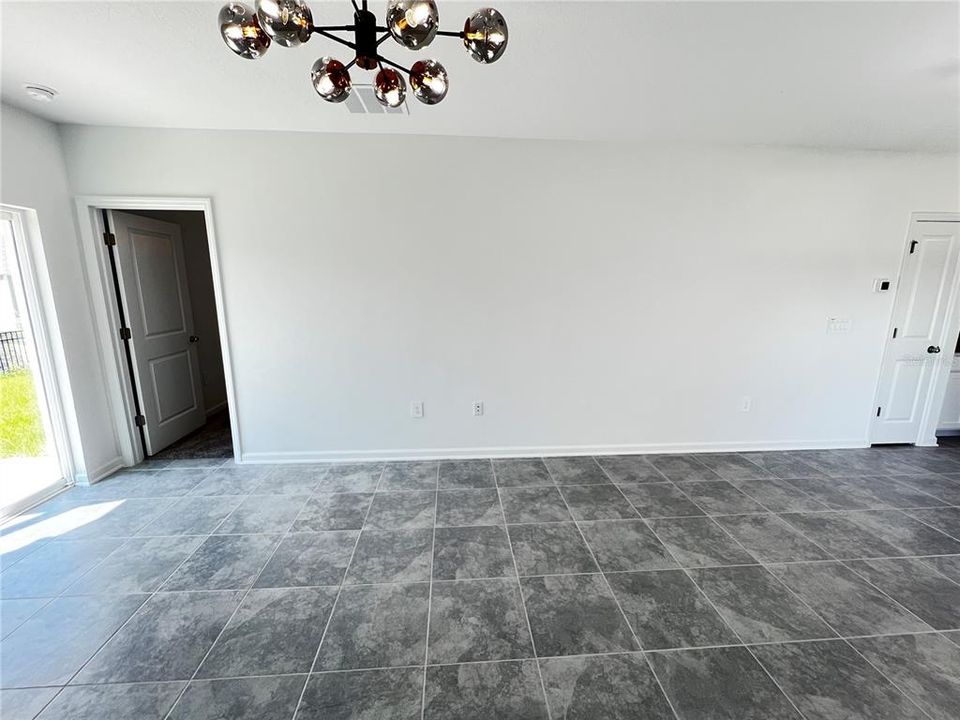 Active With Contract: $2,000 (3 beds, 2 baths, 1444 Square Feet)