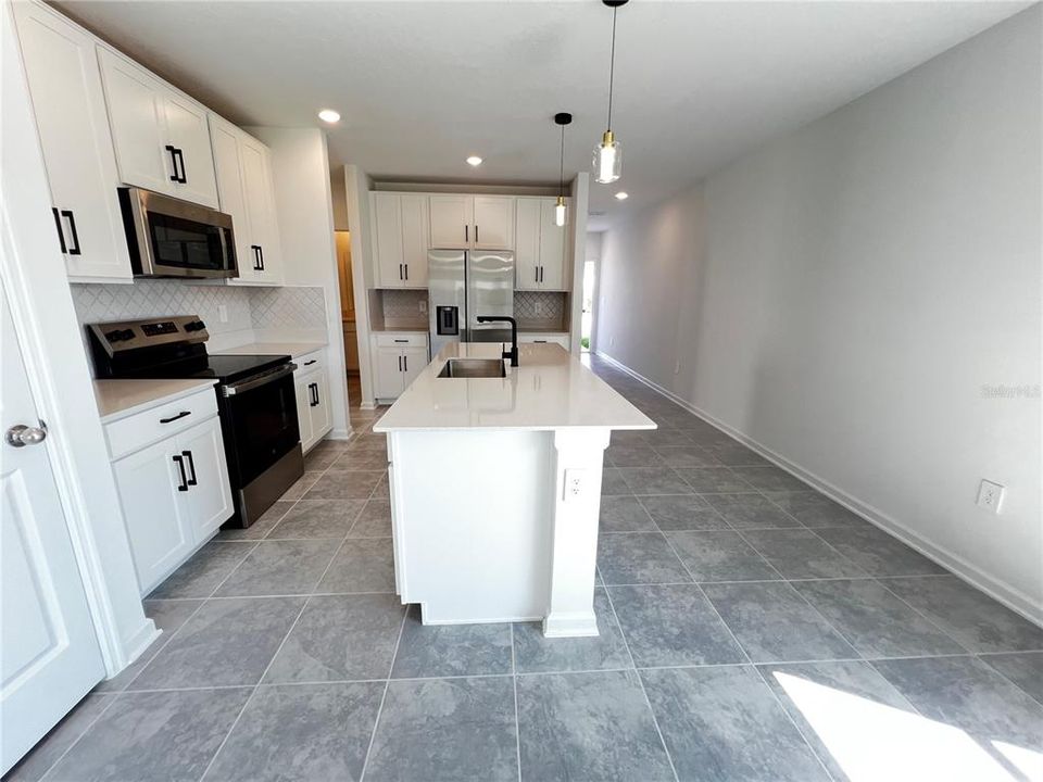 Active With Contract: $2,000 (3 beds, 2 baths, 1444 Square Feet)