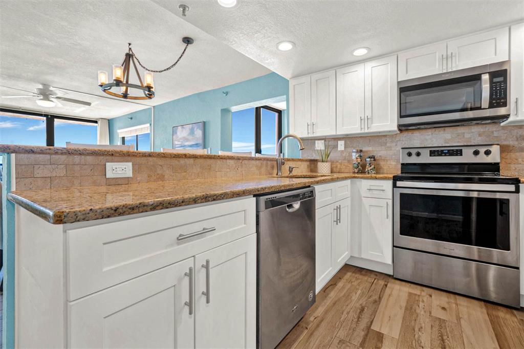 For Sale: $569,900 (2 beds, 2 baths, 1130 Square Feet)