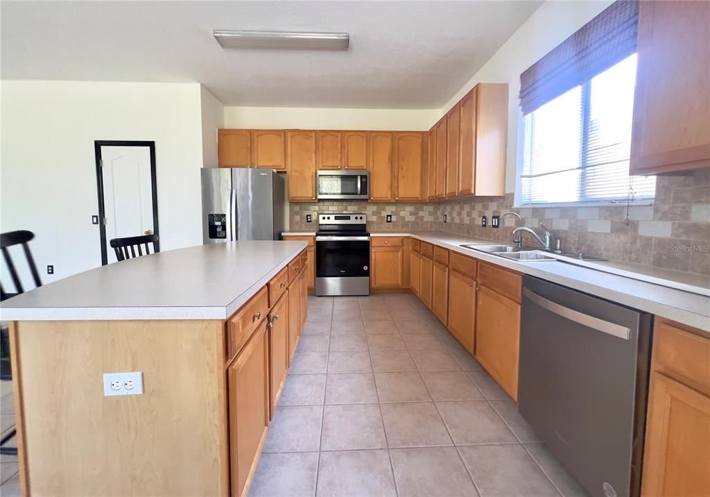 For Sale: $559,000 (4 beds, 2 baths, 3424 Square Feet)