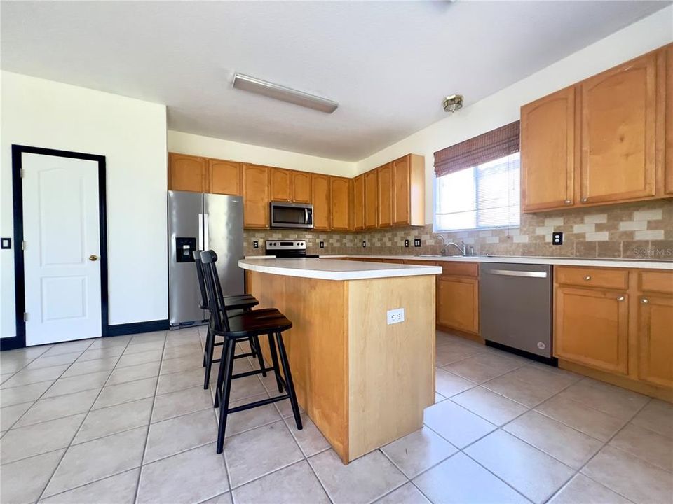 For Sale: $559,000 (4 beds, 2 baths, 3424 Square Feet)