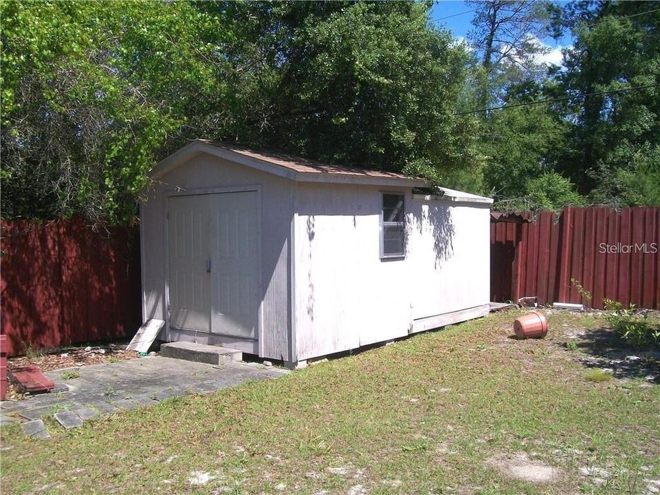 For Sale: $199,500 (3 beds, 2 baths, 1379 Square Feet)