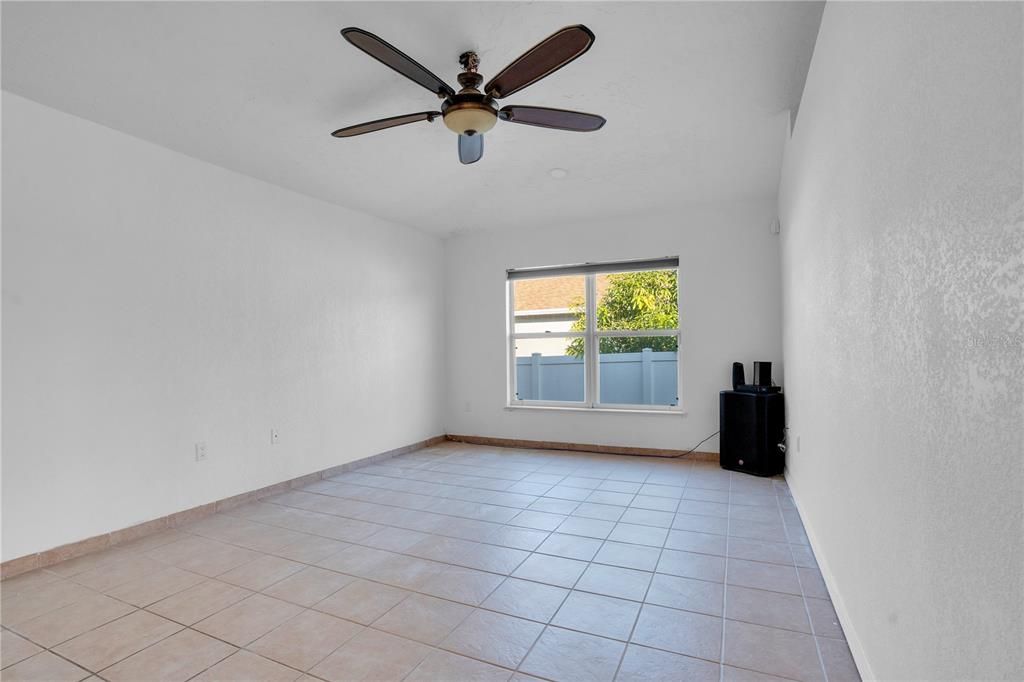 For Sale: $355,000 (4 beds, 2 baths, 1750 Square Feet)