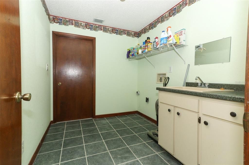 in-door laundry and mud room