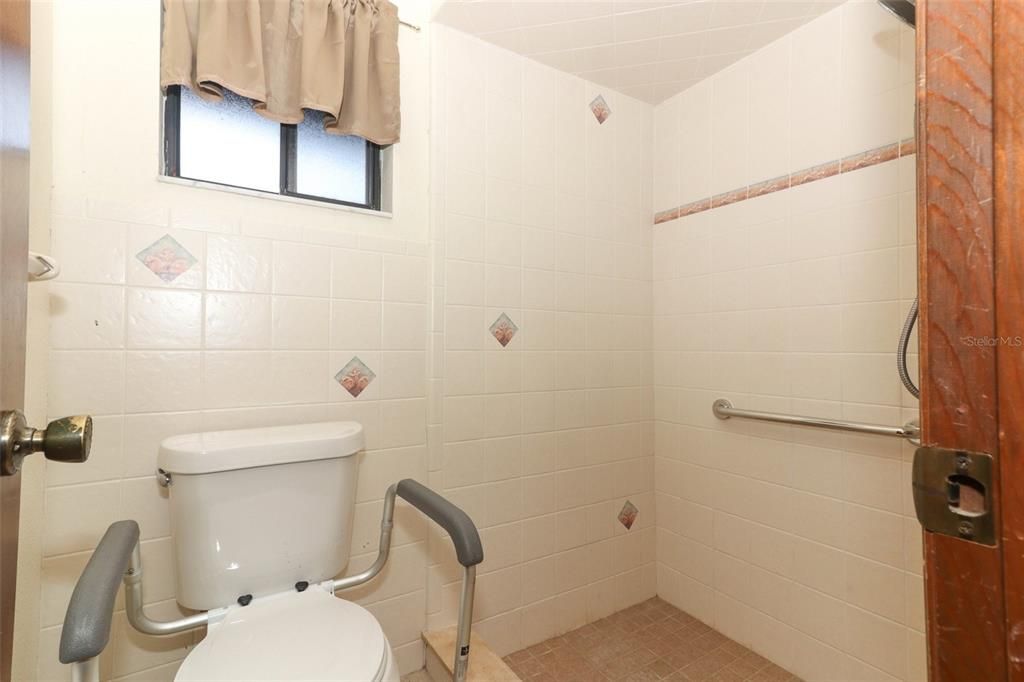 For Sale: $424,900 (3 beds, 2 baths, 1969 Square Feet)