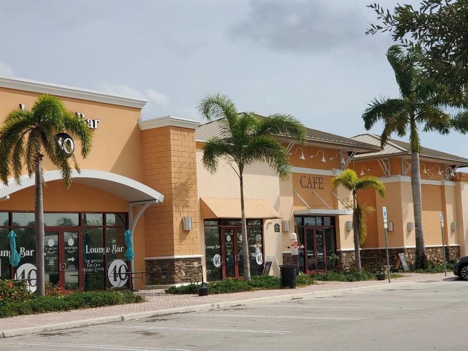 More shops in Walmart Plaza