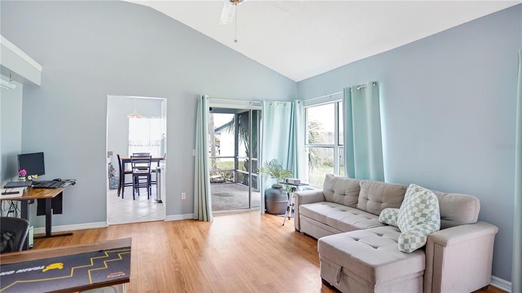 For Sale: $395,000 (3 beds, 2 baths, 1636 Square Feet)