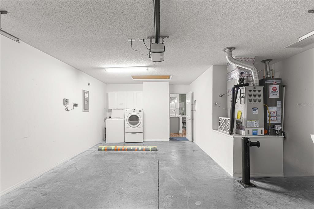 1.5 SPACE GARAGE / WASHER / DRYER