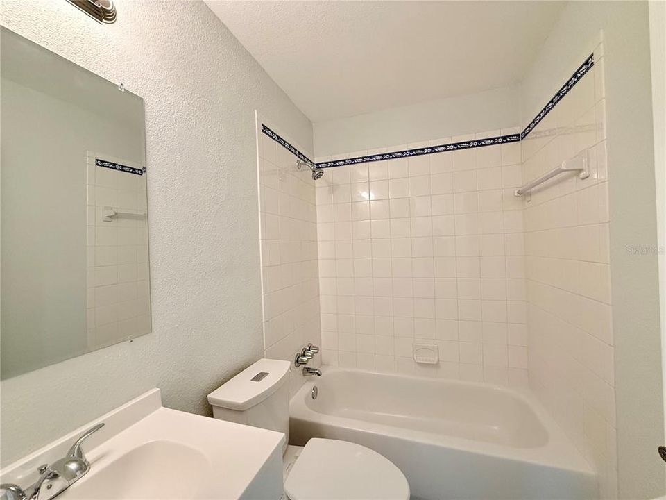 For Sale: $265,000 (3 beds, 1 baths, 952 Square Feet)