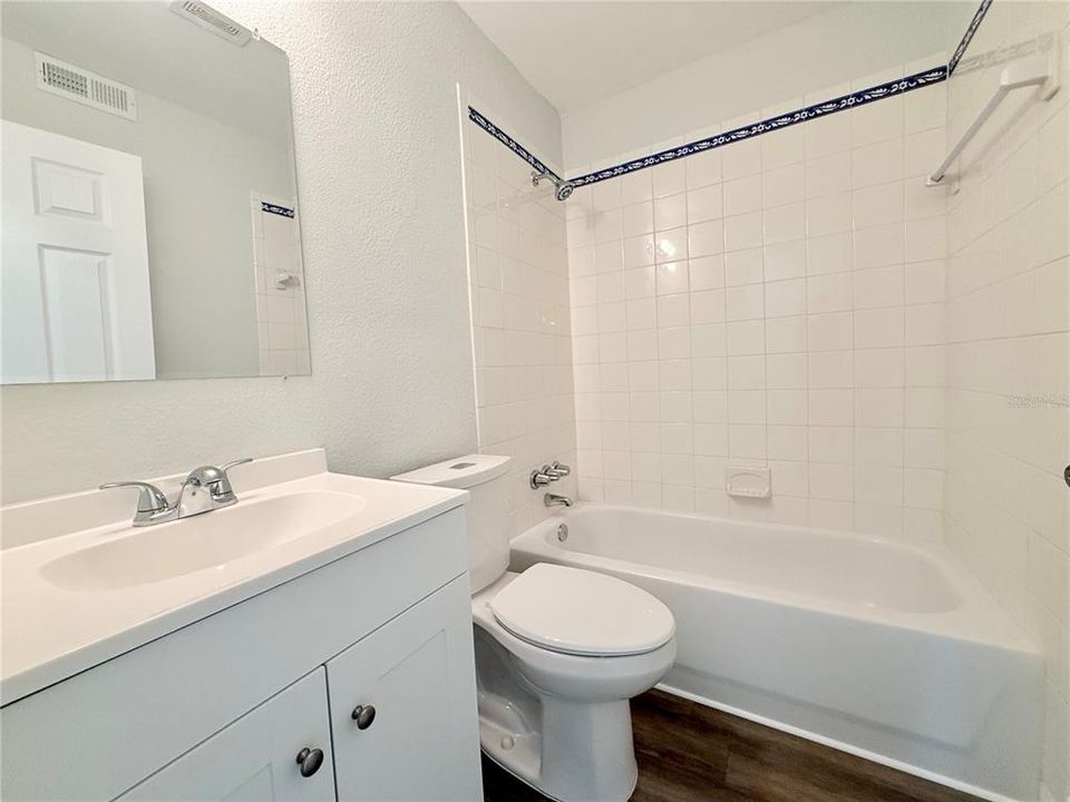 For Sale: $265,000 (3 beds, 1 baths, 952 Square Feet)