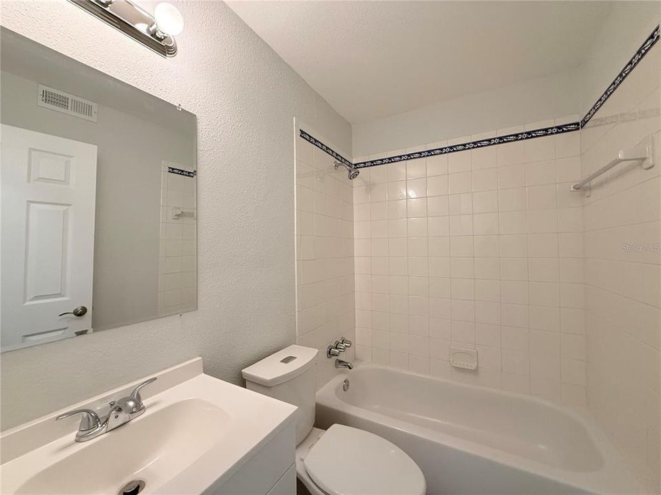 For Sale: $265,000 (3 beds, 1 baths, 952 Square Feet)