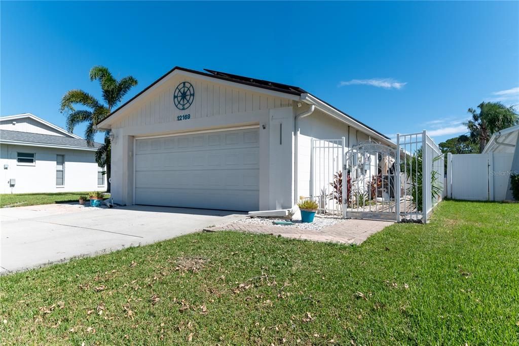 For Sale: $530,000 (3 beds, 2 baths, 1384 Square Feet)