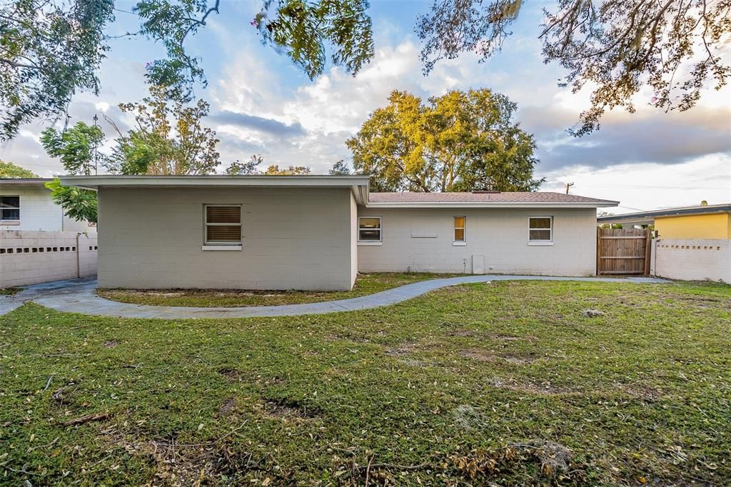 For Sale: $295,000 (3 beds, 2 baths, 1398 Square Feet)