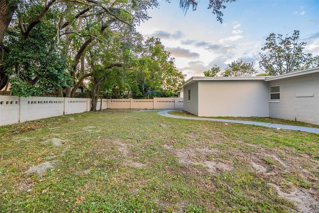 For Sale: $295,000 (3 beds, 2 baths, 1398 Square Feet)