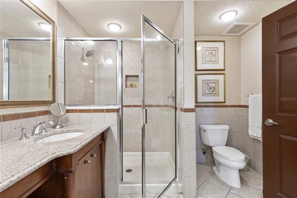 For Sale: $359,000 (1 beds, 1 baths, 678 Square Feet)