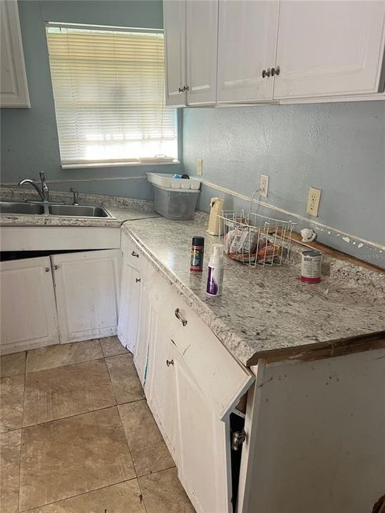 Active With Contract: $89,999 (2 beds, 1 baths, 864 Square Feet)