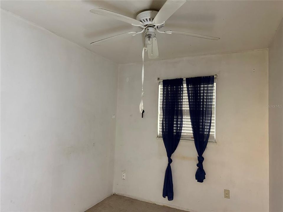 For Sale: $220,000 (4 beds, 2 baths, 1065 Square Feet)