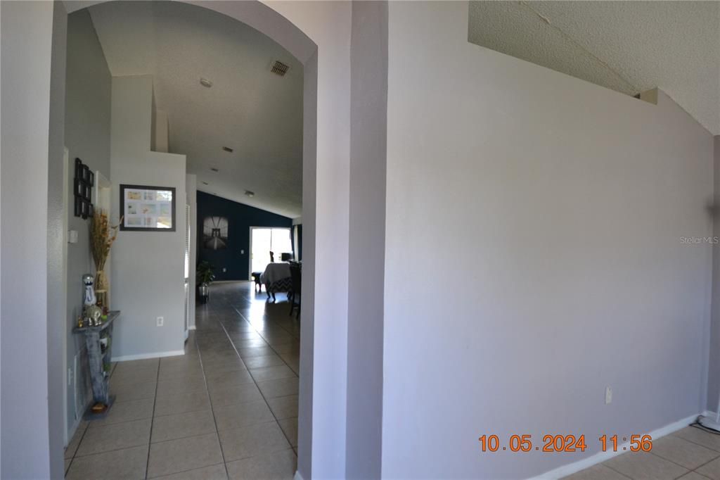 For Sale: $398,900 (4 beds, 2 baths, 1594 Square Feet)