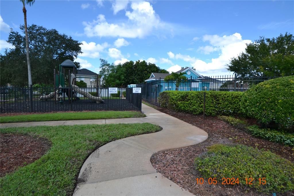 For Sale: $398,900 (4 beds, 2 baths, 1594 Square Feet)