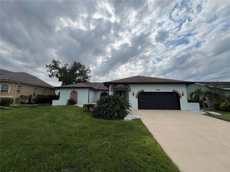 For Sale: $749,999 (3 beds, 2 baths, 2349 Square Feet)