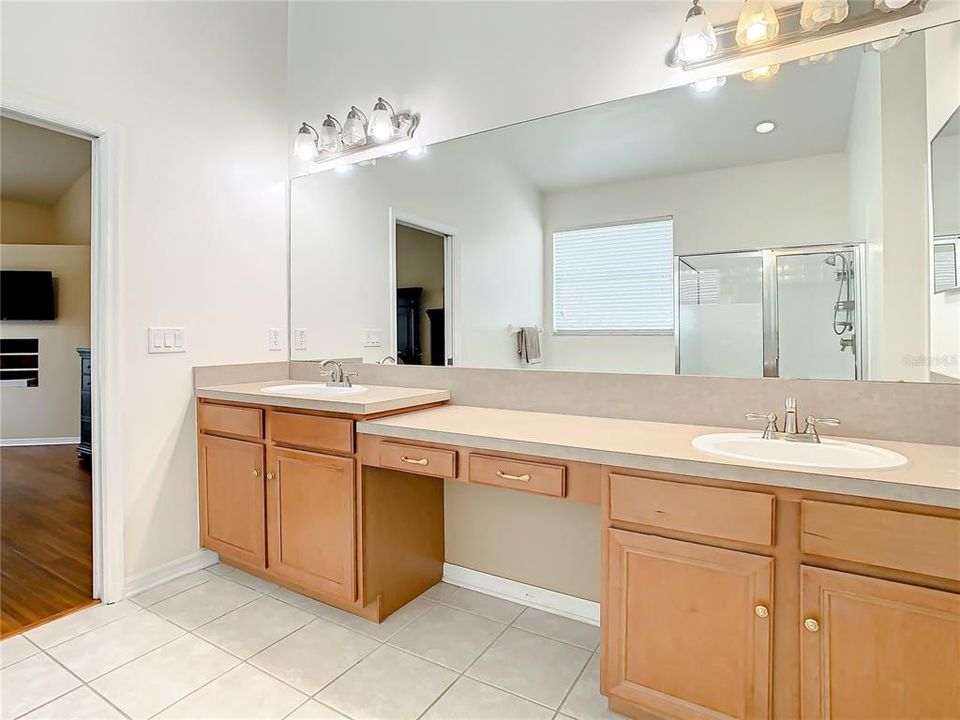 For Sale: $439,000 (3 beds, 2 baths, 2276 Square Feet)