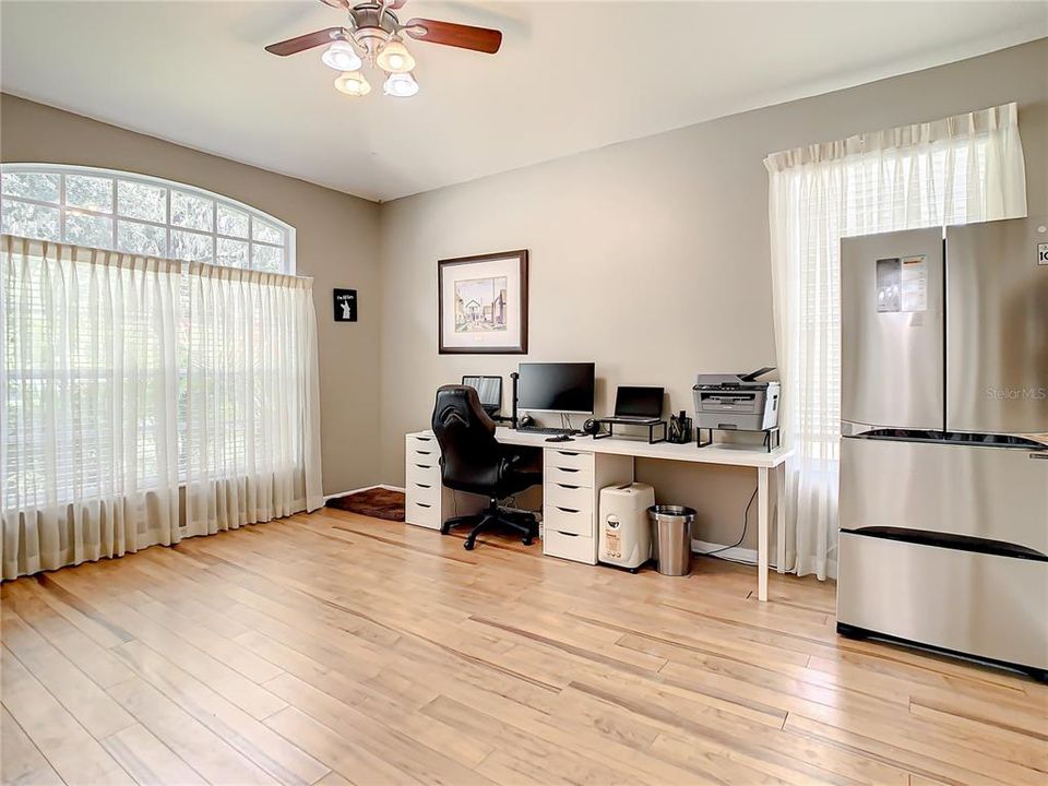 For Sale: $439,000 (3 beds, 2 baths, 2276 Square Feet)