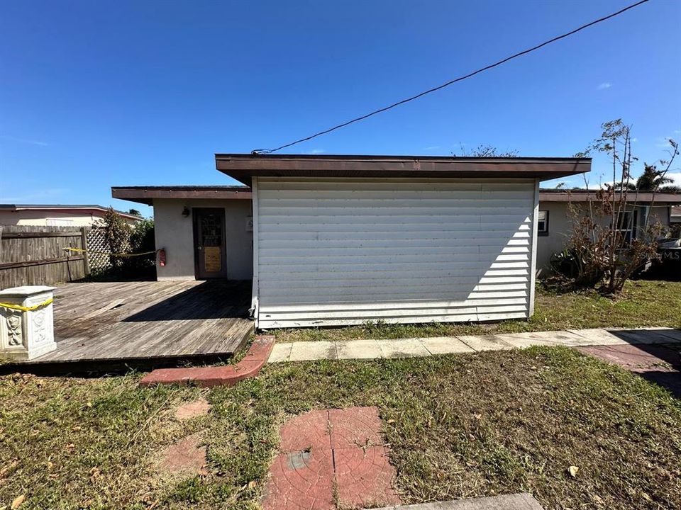 For Sale: $199,900 (3 beds, 2 baths, 1637 Square Feet)