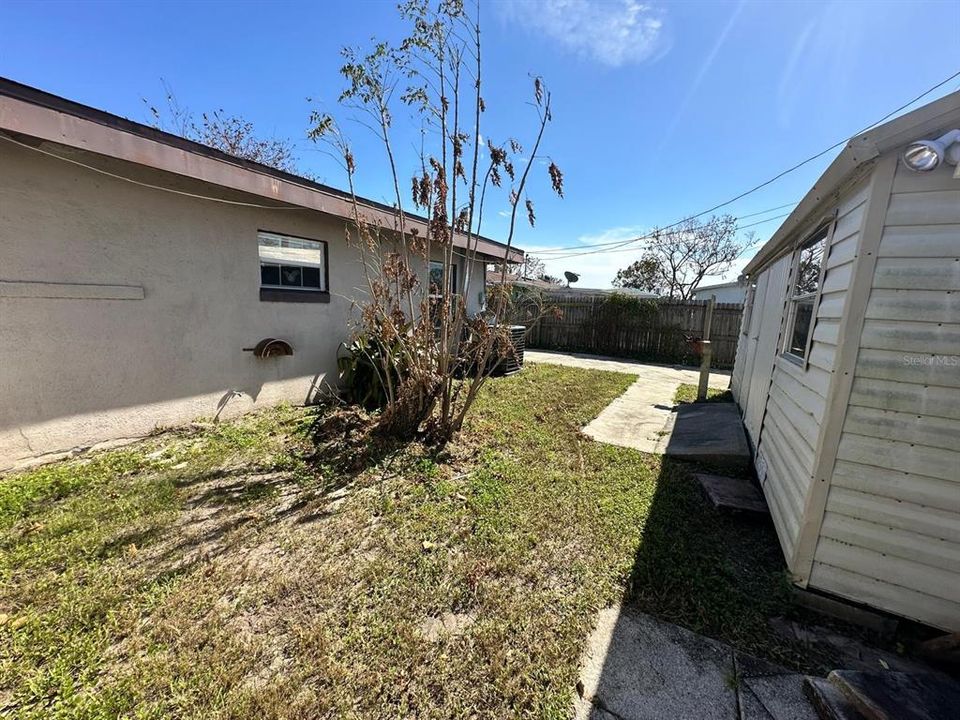 For Sale: $199,900 (3 beds, 2 baths, 1637 Square Feet)