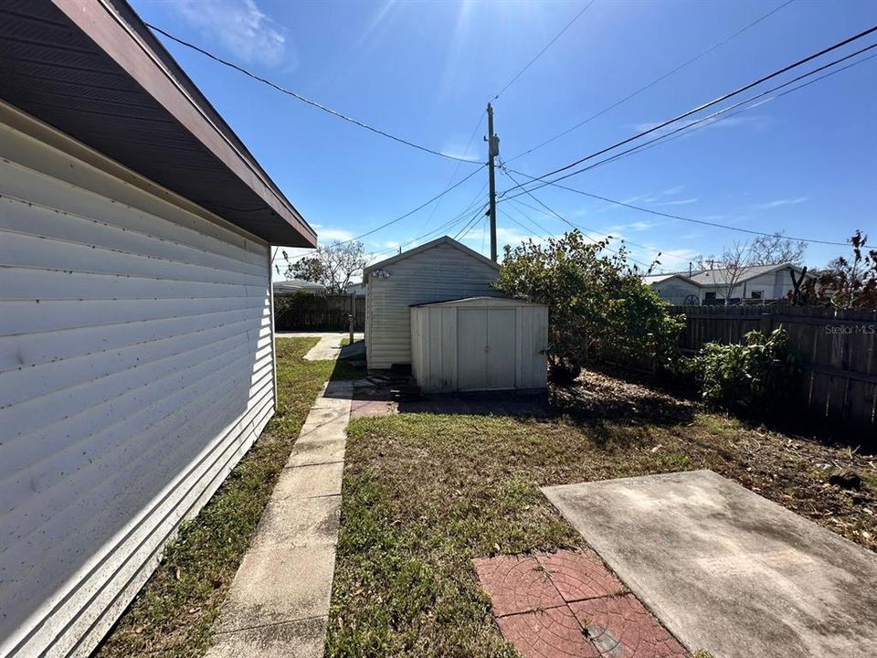 For Sale: $199,900 (3 beds, 2 baths, 1637 Square Feet)