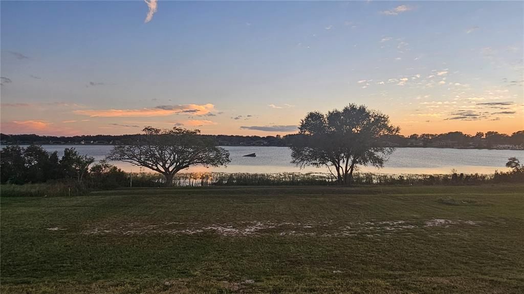 待售: $179,900 (3.37 acres)