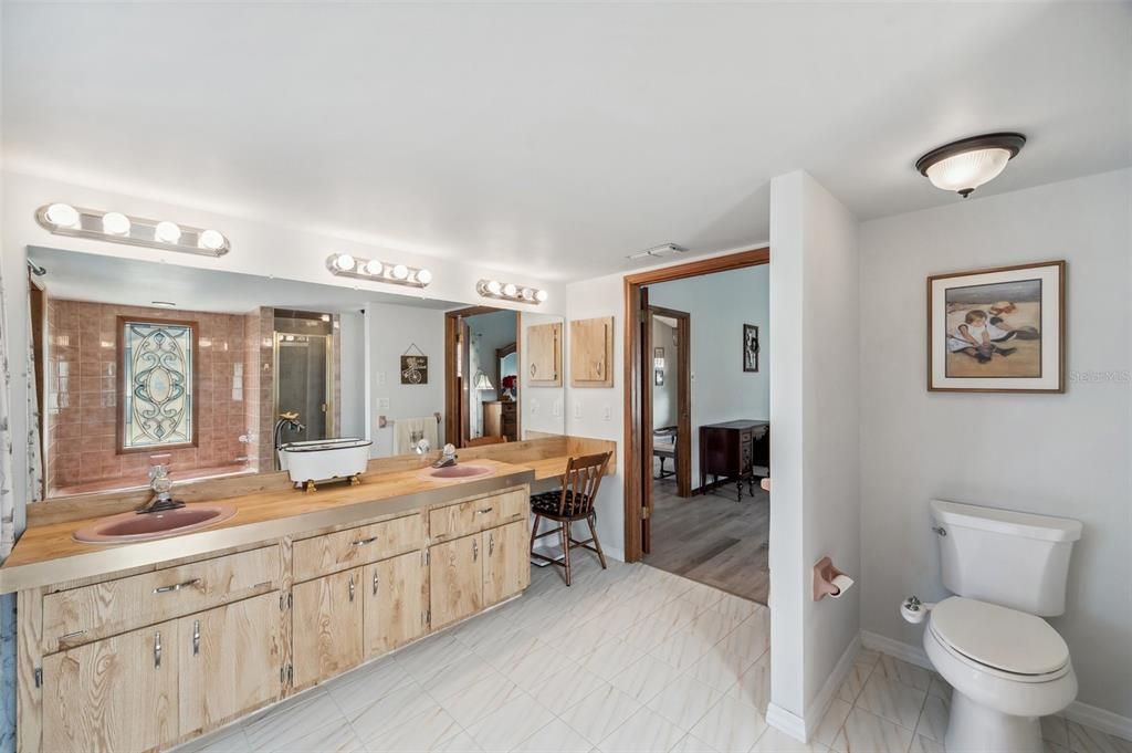 For Sale: $425,000 (3 beds, 2 baths, 2248 Square Feet)