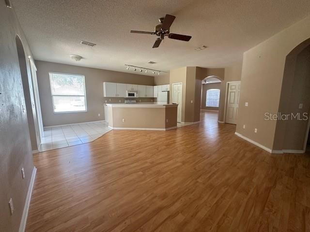 For Rent: $2,400 (3 beds, 2 baths, 1773 Square Feet)