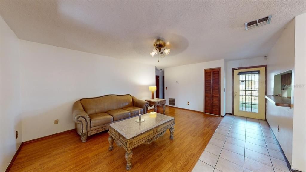 For Sale: $340,000 (3 beds, 2 baths, 1597 Square Feet)