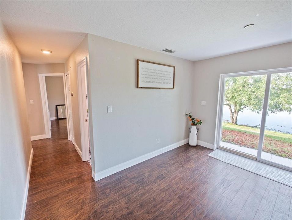 For Sale: $375,000 (3 beds, 1 baths, 1275 Square Feet)