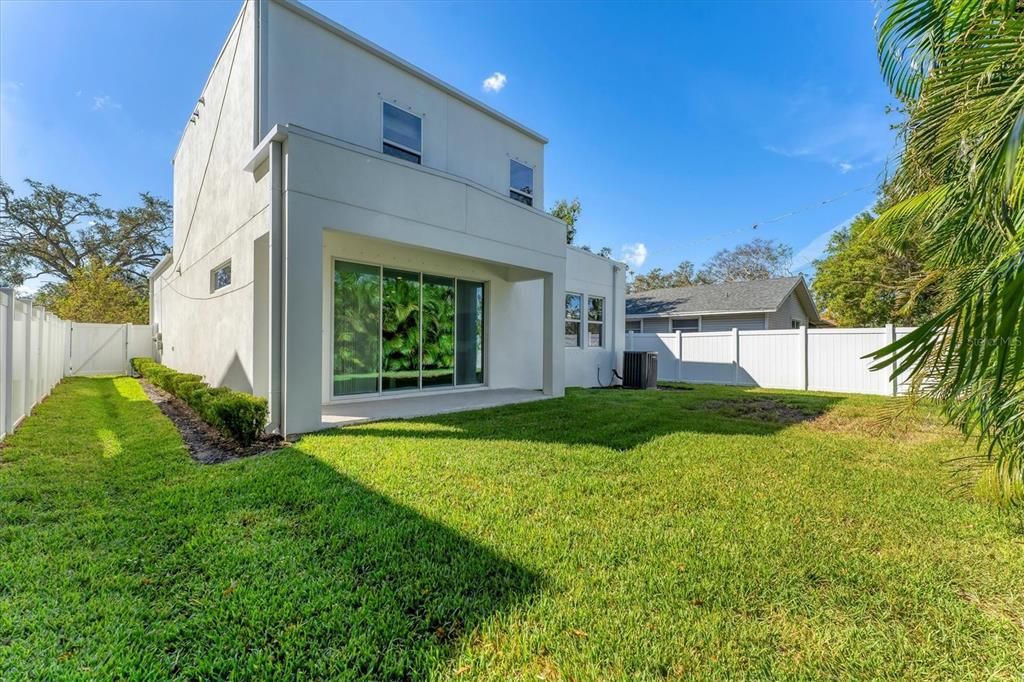 For Sale: $1,275,000 (3 beds, 3 baths, 2046 Square Feet)