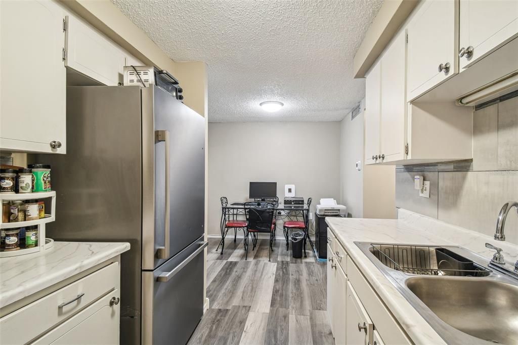 For Sale: $97,500 (1 beds, 1 baths, 624 Square Feet)