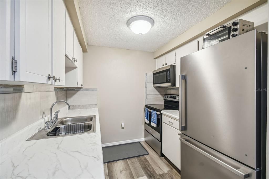 For Sale: $97,500 (1 beds, 1 baths, 624 Square Feet)