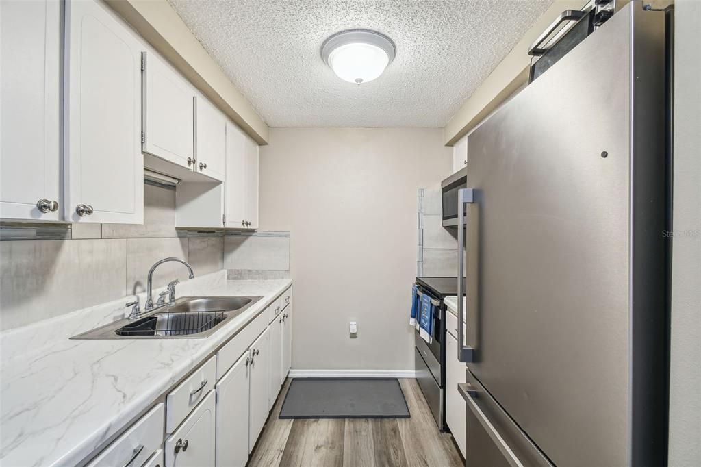 For Sale: $97,500 (1 beds, 1 baths, 624 Square Feet)