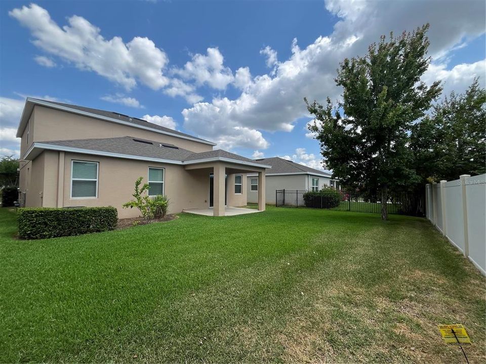 Active With Contract: $3,100 (5 beds, 2 baths, 2847 Square Feet)