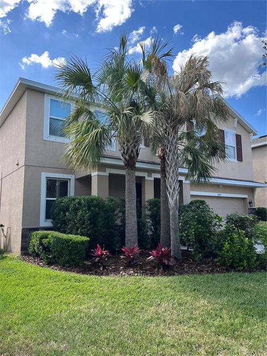 Active With Contract: $3,100 (5 beds, 2 baths, 2847 Square Feet)