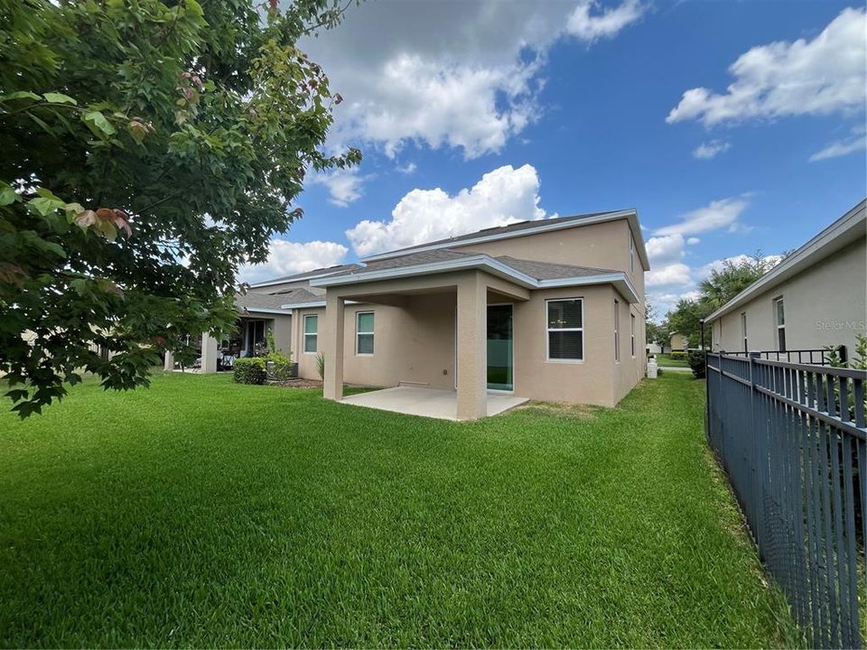 Active With Contract: $3,100 (5 beds, 2 baths, 2847 Square Feet)