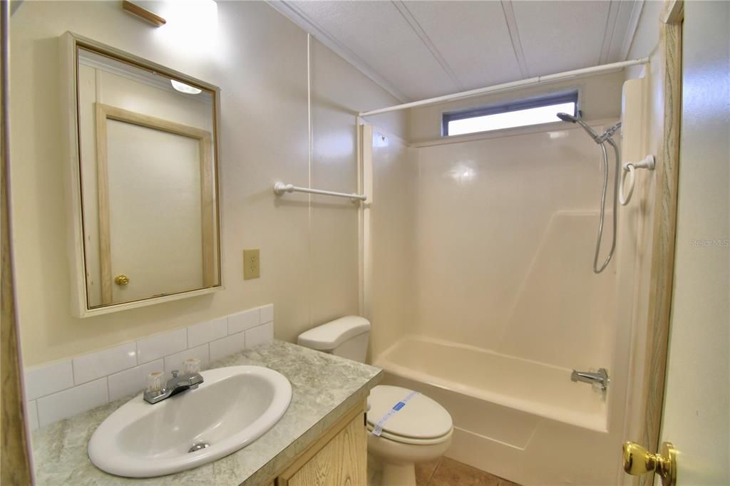 For Sale: $129,900 (2 beds, 2 baths, 1152 Square Feet)