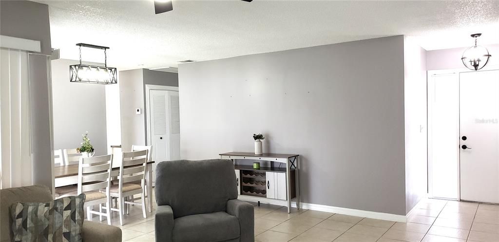 For Sale: $265,000 (3 beds, 2 baths, 1252 Square Feet)