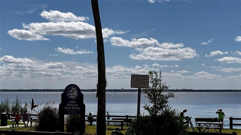 LAKE MONROE BOAT RAMP