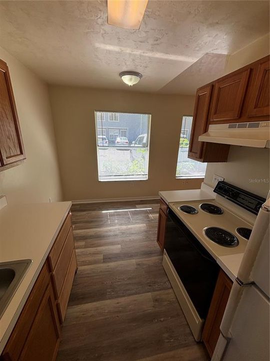 Kitchen Image 4