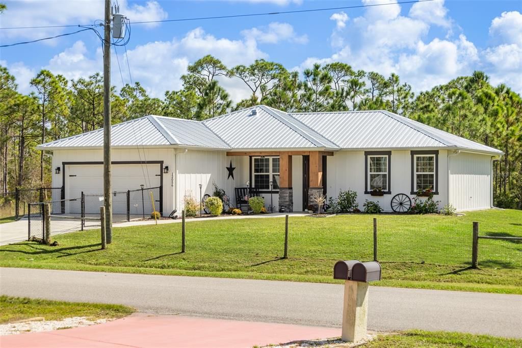 For Sale: $379,000 (3 beds, 2 baths, 1590 Square Feet)