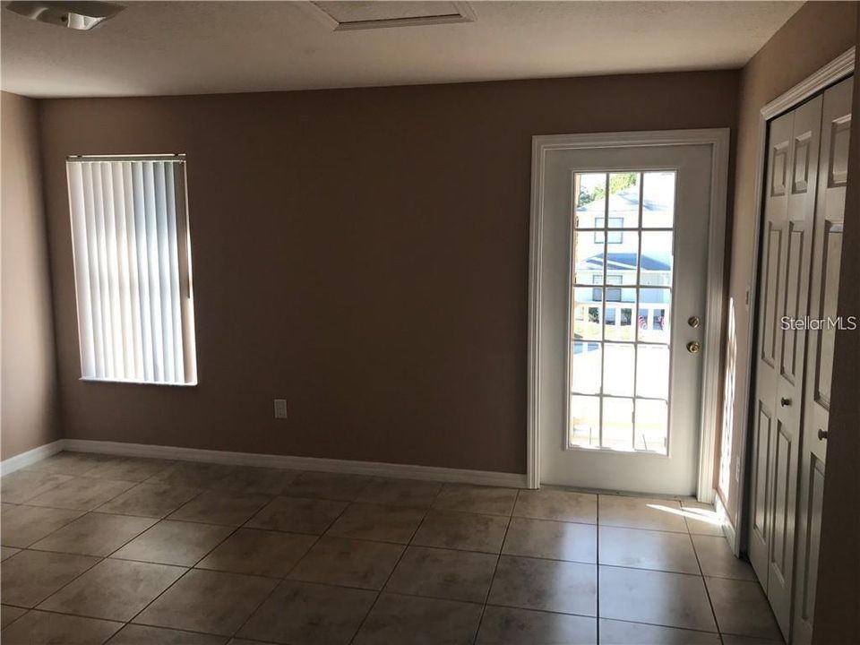 For Rent: $1,800 (3 beds, 3 baths, 1516 Square Feet)